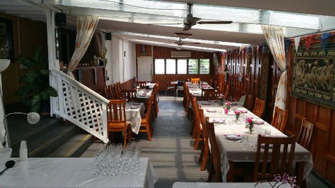 N Thai Sing-Toukley - E Caravan Parks 0