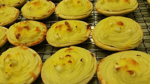 Sutton's Bakery - E Caravan Parks 0