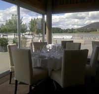 Water's Edge - E Caravan Parks