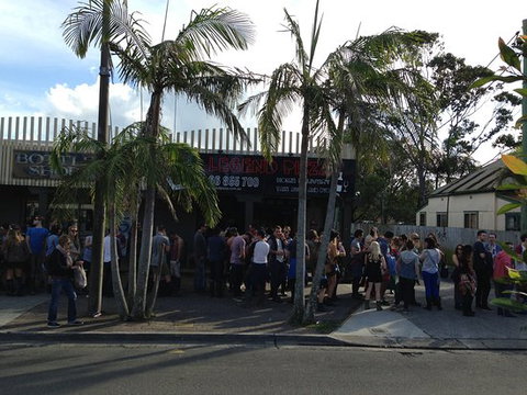 Legend Pizza - E Caravan Parks 0