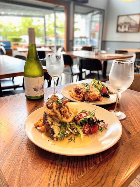 Commercial Hotel Redbank - E Caravan Parks 1