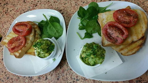 Gathering Spot Cafe - E Caravan Parks 0