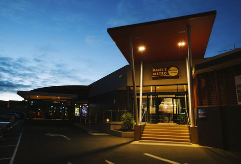 Macey's Bistro - E Caravan Parks 0