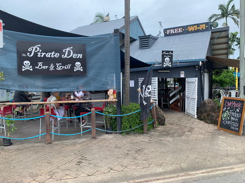 The Pirate Den Bar And Grill - E Caravan Parks 1
