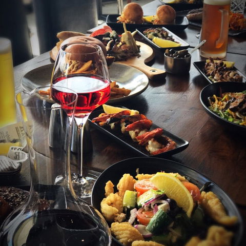 The Gresham Bar - E Caravan Parks 0