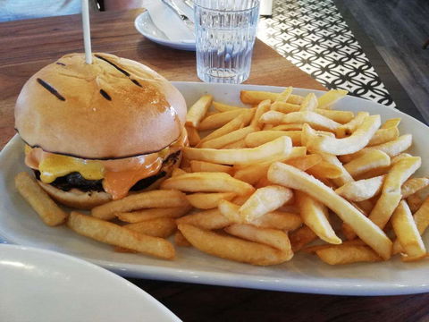 Fast Eddys Cafe - Perth CBD - E Caravan Parks 0