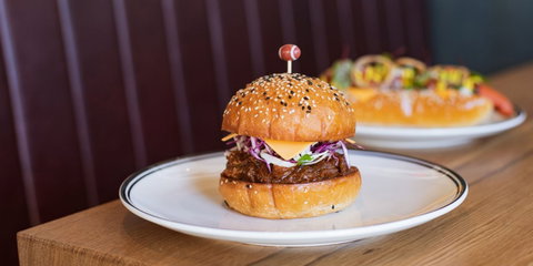 Fat Freddy's Beach Bar And Diner - E Caravan Parks 1