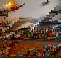 The Nixon Hotel - E Caravan Parks