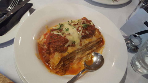 Vincenzo's Restaurant - E Caravan Parks 0