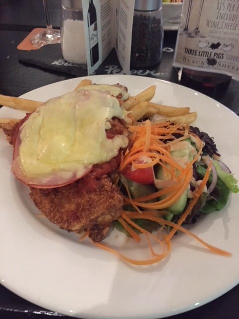 Three Little Pigs Tavern - E Caravan Parks 1