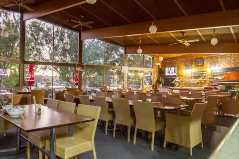 Cafe Mannum - Mannum Motel Complex - E Caravan Parks 1