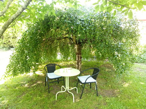 Earthwater Cafe - E Caravan Parks 0