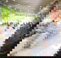 Howard Vineyard - Clover  Stone Resturant - E Caravan Parks