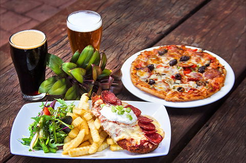 Rum Jungle Tavern - E Caravan Parks 0