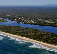 Stuarts Point Tavern / Yarrahinni Hotel - E Caravan Parks
