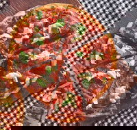 Crust Gourmet Pizza - Surfers Paradise - E Caravan Parks