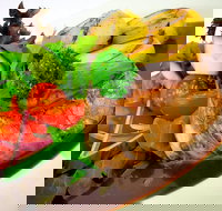 Sunset Waterfront Cafe Bar  Grill - E Caravan Parks