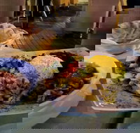 Three Pyramids in Paradise Restaurant  Cafe - E Caravan Parks