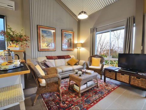 Heronswood Restaurant - E Caravan Parks 0