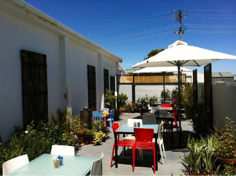 Mahalia Coffee House - E Caravan Parks 0