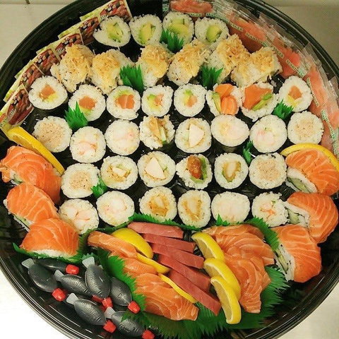 Momo Sushi - Fitzroy - E Caravan Parks 0