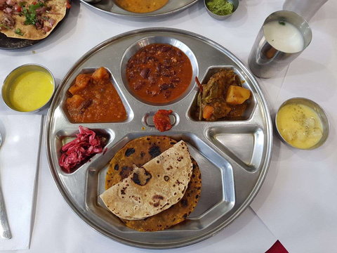 Gujju's Cafe & Chaat House - E Caravan Parks 0