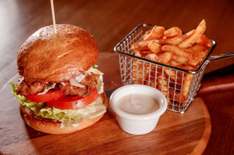 R Bar & Kitchen - E Caravan Parks 0