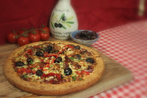 Donini's Pizza - West End - E Caravan Parks 0