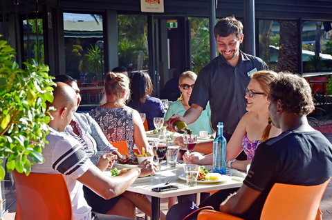 Barra On Todd Restaurant And Bar - E Caravan Parks 2