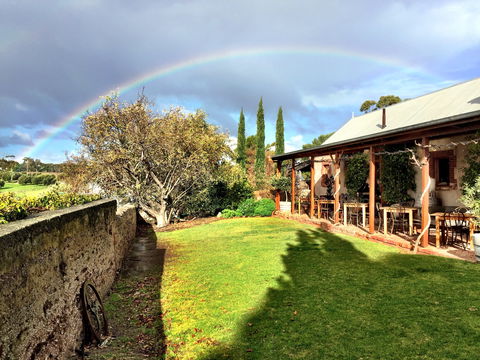 Samuel's Gorge Winery - E Caravan Parks 1