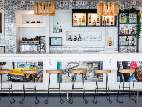 The Garden Bar Bistro - E Caravan Parks 0