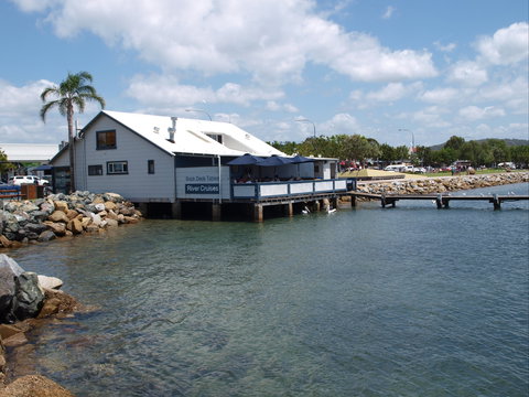 The Boatshed: Batemans Bay - E Caravan Parks 0