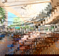 Poolside Restaurant and Bar - E Caravan Parks