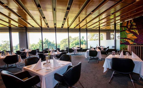 SJ's Brasserie - E Caravan Parks 5
