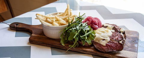 The Governor's Cafe - E Caravan Parks 8