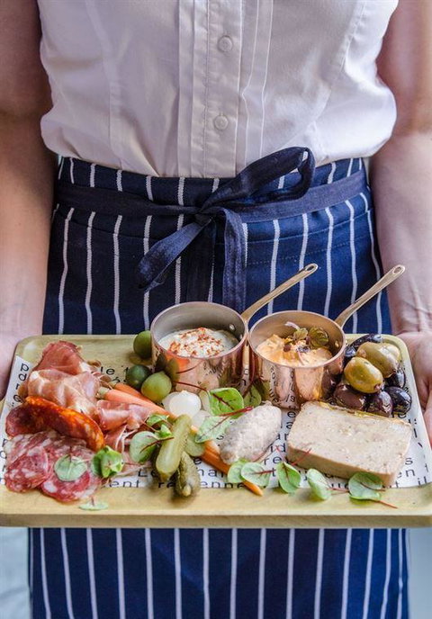 Sticky Fingers Pizzeria - E Caravan Parks 4