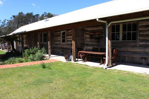 The Old Black Stump Restaurant & Function Room - E Caravan Parks 0