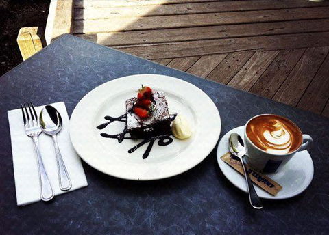 Lush Coffee Lounge - E Caravan Parks 7