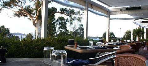 Beess & Co Cafe - E Caravan Parks 0