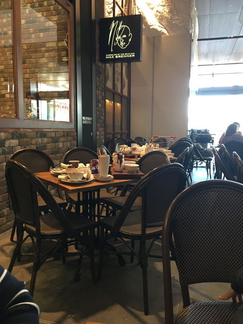 Max Brenner - E Caravan Parks 10