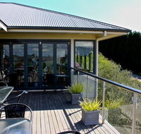 McVitty Grove Cafe  Restaurant - E Caravan Parks