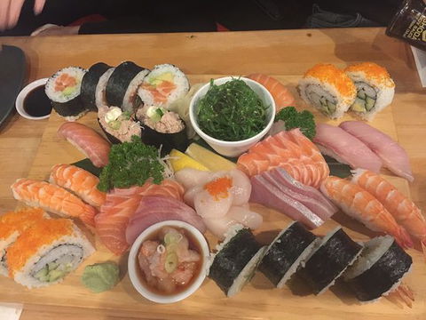 Sakana Sushi Bar - E Caravan Parks 0