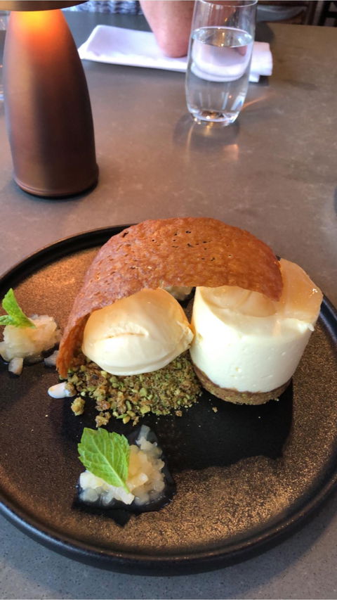 Mrs Jones Restaurant Bar Lounge - E Caravan Parks 7