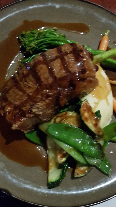 Altitude Restaurant + Lounge Bar - E Caravan Parks 4