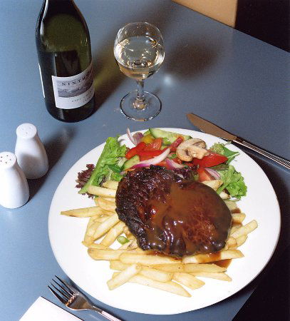 Bridge Hotel Bistro - E Caravan Parks 0