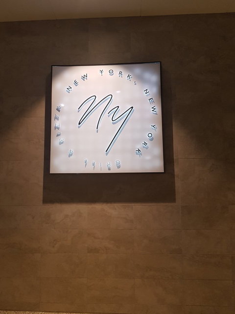 New York New York Pizza & Grill - E Caravan Parks 1