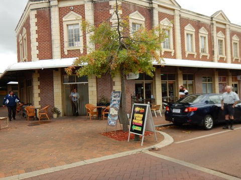 Ritz Cafe - E Caravan Parks 0