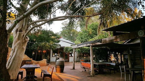 Taylor's Cafe - E Caravan Parks 0