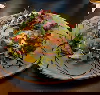 The Pier Hotel Bistro - E Caravan Parks