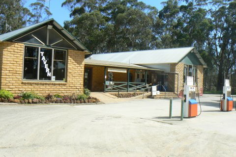 The Wheel At Elleker Tavern - E Caravan Parks 0
